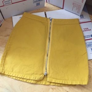Like New!!! BDG Urban Outfitters Mustard Mini